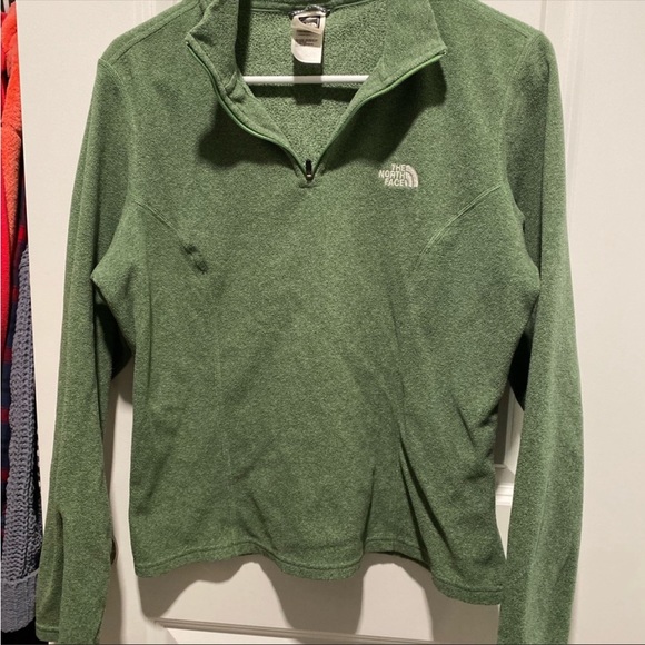2 Northface Pullover - Picture 4 of 5